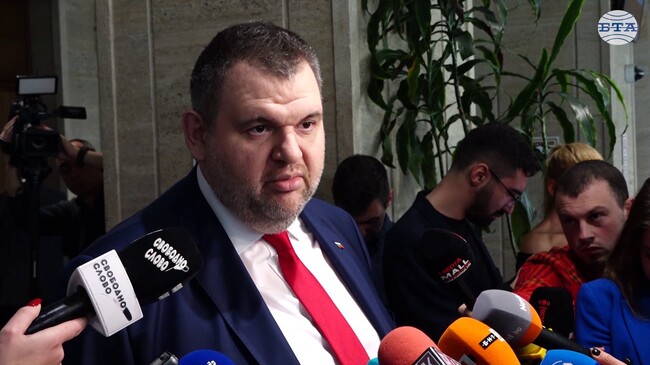 Десет депутати ще бъдат взети, ако незаконно бъде вкарана партия, която няма гласове да бъде в парламента, каза Делян Пеевски