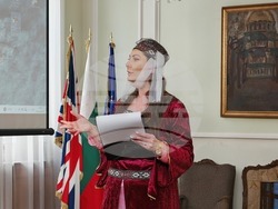 Изнесен урок с ролева игра представиха от училище „Д-р Петър Берон“ в Рединг в ученическата конференция в Българското посолство в Лондон