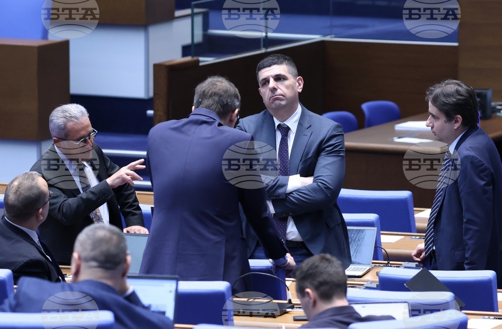Парламентът призова Конституционния съд, ЦИК и "Информационно обслужване" да дадат публичност на всички документи, свързани с оспорването на изборните резултати