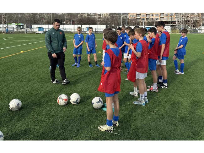 Четвъртият треньорски семинар за работа в елитния детско-юношески футбол на БФС се проведе във Варна