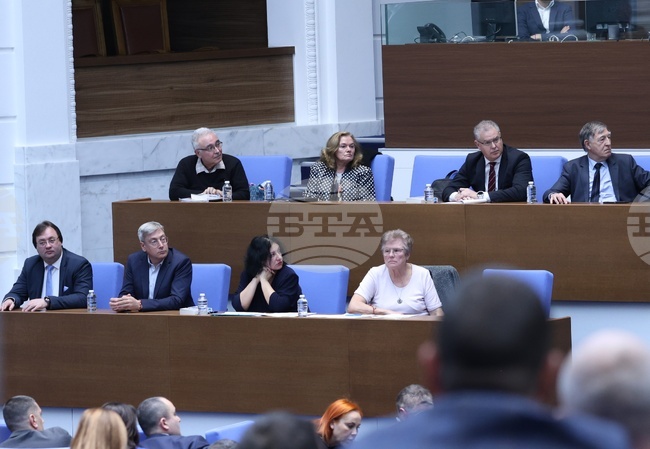 Прокуратурата, ако искаше да свърши нещо, щеше да се самосезира, каза Красимир Калинов, вещо лице към Конституционния съд