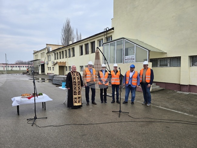 Кметът на Видин д-р Цветан Ценков постави началото на цялостното реновиране на спортната база на стадион „Георги Бенковски" във Видин