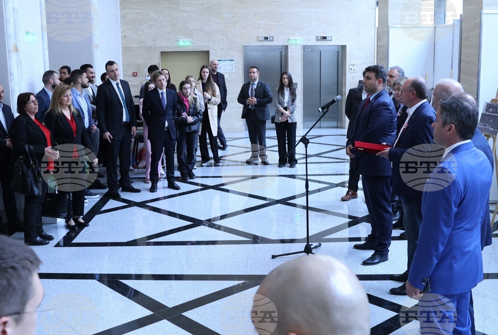 Народно събрание - фотоизложба - ЦСКА