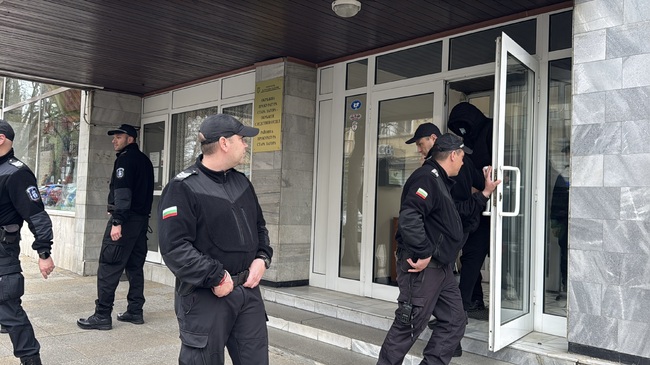 Двама полицаи от Казанлък са привлечени като обвиняеми за умишлено убийство на 47-годишен мъж