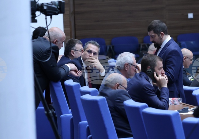 Вместо с избор на управител на НЗОК парламентът ще започне работа с удължаване на срока на временната комисия за безводието