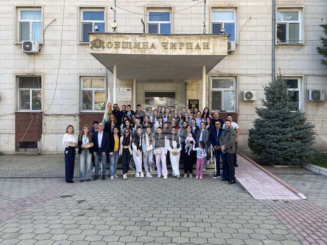 Община Чирпан посрещна 30 деца по програма за младежки обмен