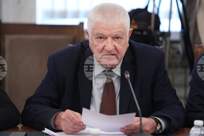 Парламентарната Комисия по икономическа политика и иновации изслуша концепциите на номинираните за председател на Комисията за защита на конкуренцията