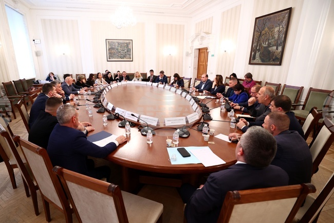 Народно събрание - Комисия по регионална политика, благоустройство и местно самоуправление