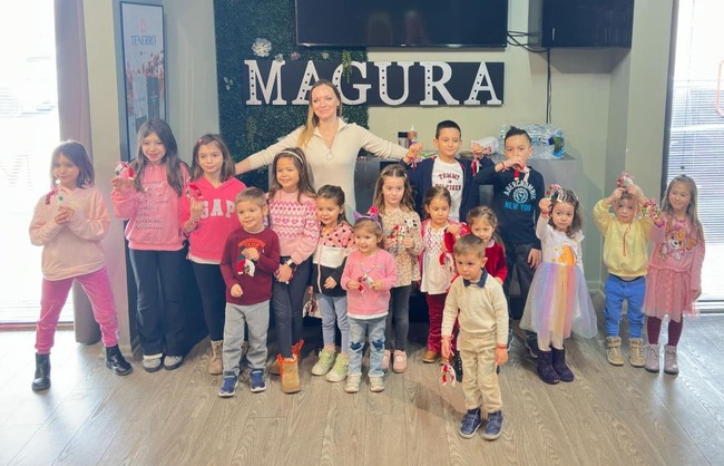 Сънародници в Чикаго правиха мартеници и посрещнаха Баба Марта „с четка в ръка“