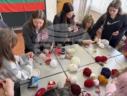 Празниците Баба Марта, Сирни заговезни, Трети март и Осми март бяха отбелязани с тържество в училище „Васил Левски” в Шанън, Ирландия