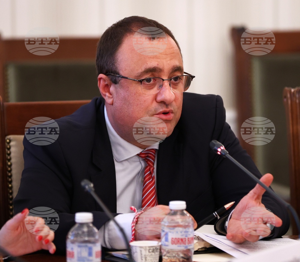 Директорът на дирекция "Поддържане на пътната инфраструктура" в Агенция "Пътна инфраструктура" е освободен от длъжност, съобщи министър Иванов