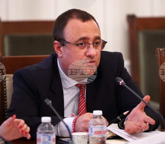 Работи се по приетата пътна карта за магистрала "Струма", заяви министър Иванов