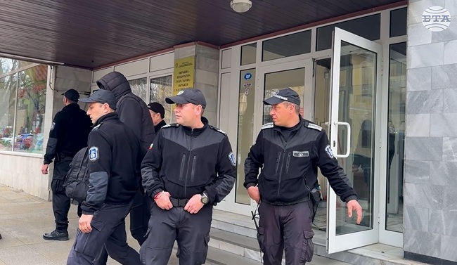 Двама полицаи от Казанлък са привлечени като обвиняеми за умишлено убийство на 47-годишен мъж