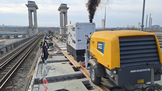 Основният ремонт на Дунав мост при Русе се извършва по график, съобщи Агенция "Пътна инфраструктура"