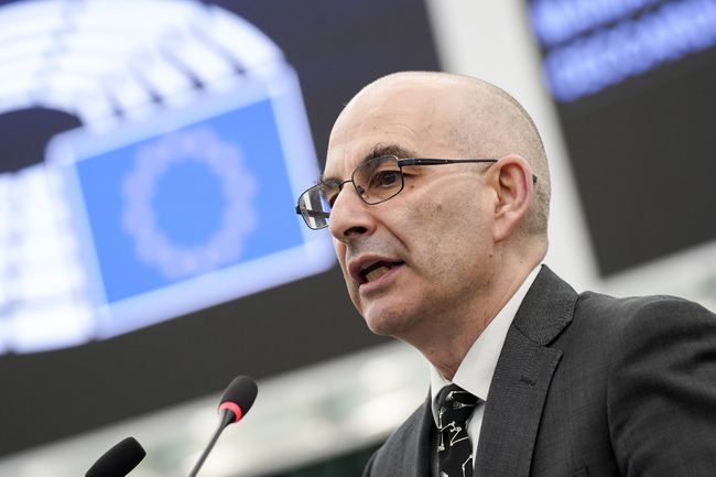 Петър Волгин: Еврокомисията на Фон дер Лайен е олицетворение на евроупадъка