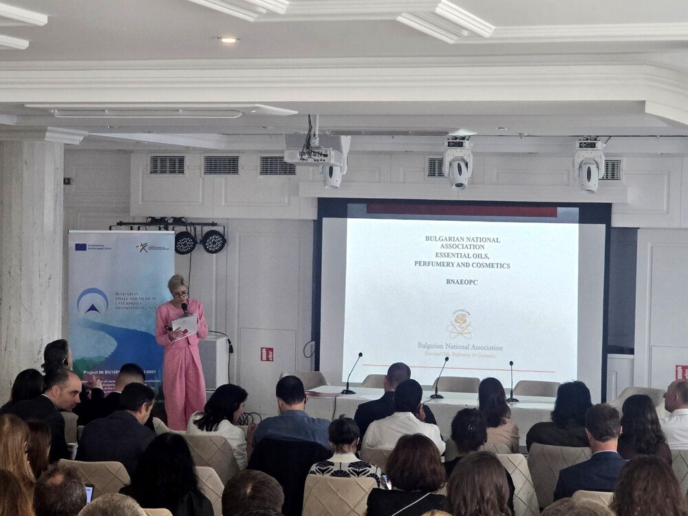 Производството на розово масло и на продукти от маслодайна роза бeше обсъдено на международно събитие в Павел Баня