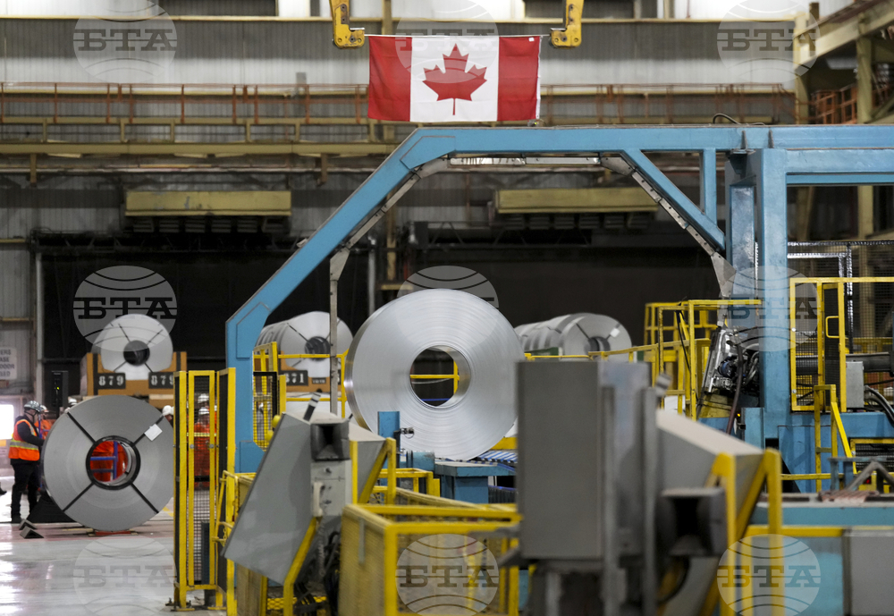 Търговският дефицит на Канада достига едно от най-високите си нива в историята заради спад на износа към САЩ и останалия свят