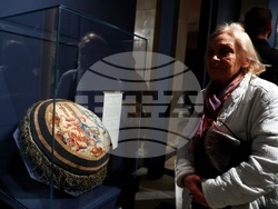 „Квадрат 500“ - гоблени - изложба