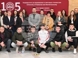 Ученици от икономическите училища в страната посетиха Университета за национално и световно стопанство. Снимка: УНСС