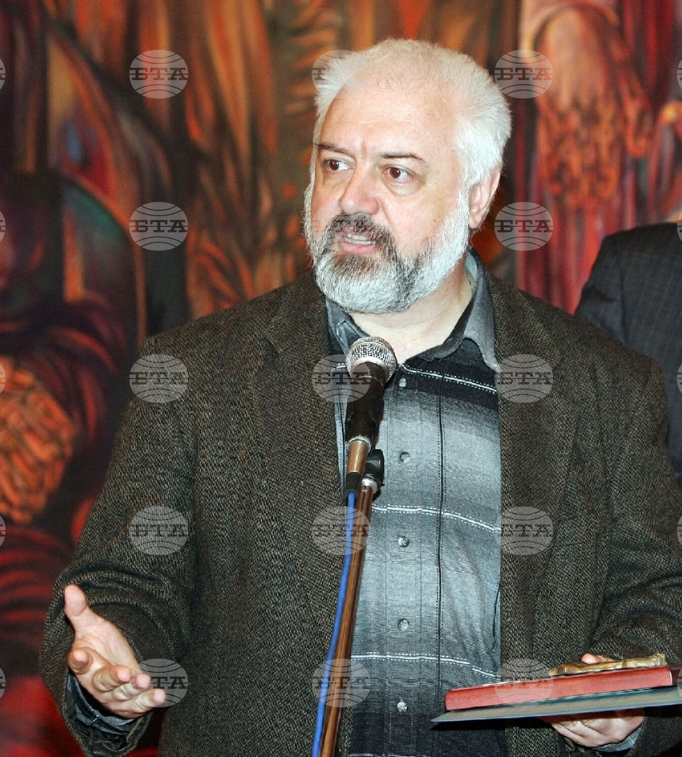 Бойко Ламбовски - поет, публицист и преводач