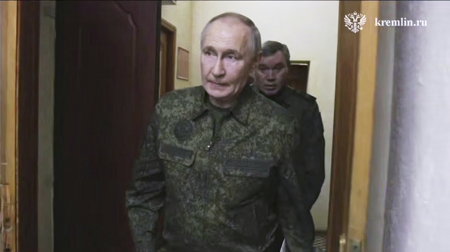 Руският президент Путин посети Курска област за първи път, след като Москва си върна изцяло контрола върху нея