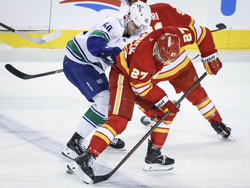 Canucks Flames Hockey