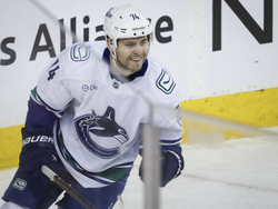 Canucks Flames Hockey