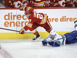Canucks Flames Hockey