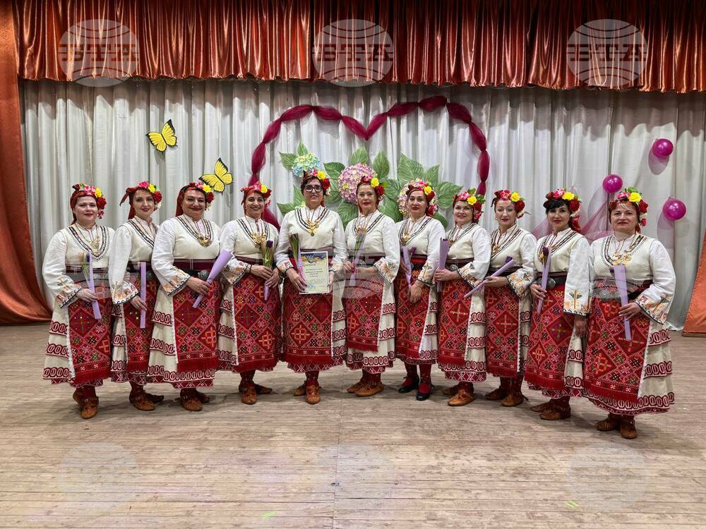 В Криничненската община в Украйна отпразнуваха Международния ден на жената с концерт и българско хоро