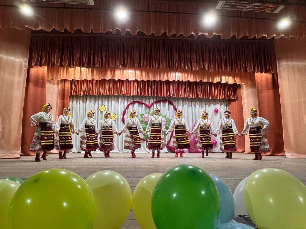 Народният ансамбъл „Бесарабия“ бе награден за принос в културните връзки на тържество в село Криничное, Украйна