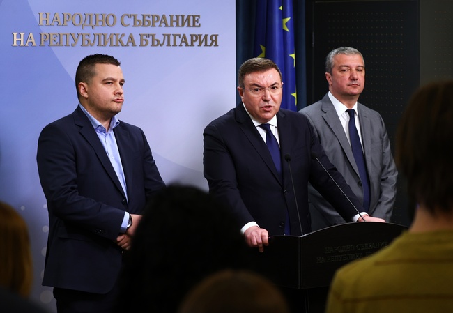 Ще подкрепим предложение за безплатни лекарства и антибиотици за деца до седем години, обявиха от управляващото мнозинство