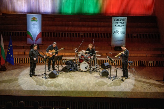Концерт на етноджаз квартет събра българи и поляци във Варшава по повод националния ни празник 