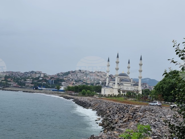 Рекордно високи температури за сезона бяха измерени в черноморските райони на Турция