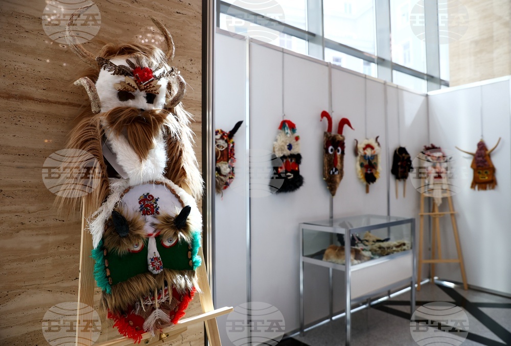 Народно събрание - кукерски маски - изложба