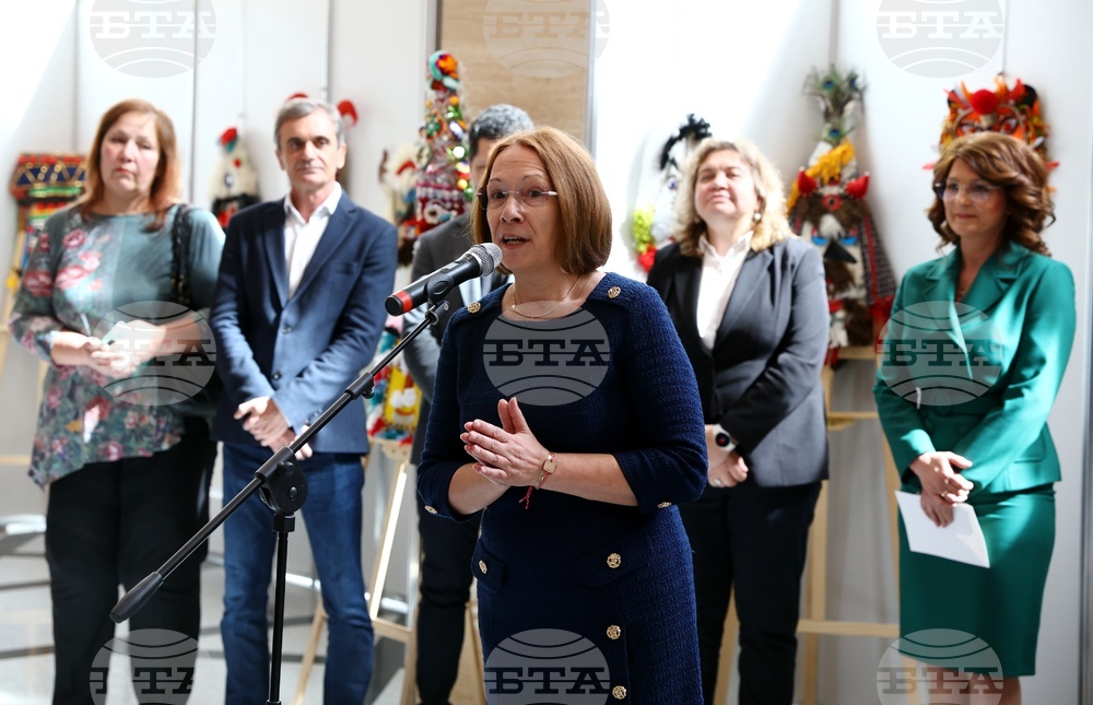 Народно събрание - кукерски маски - изложба