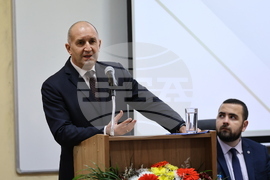 Пловдив - Румен Радев - Пловдивски университет "Паисий Хилендарски" - посещение