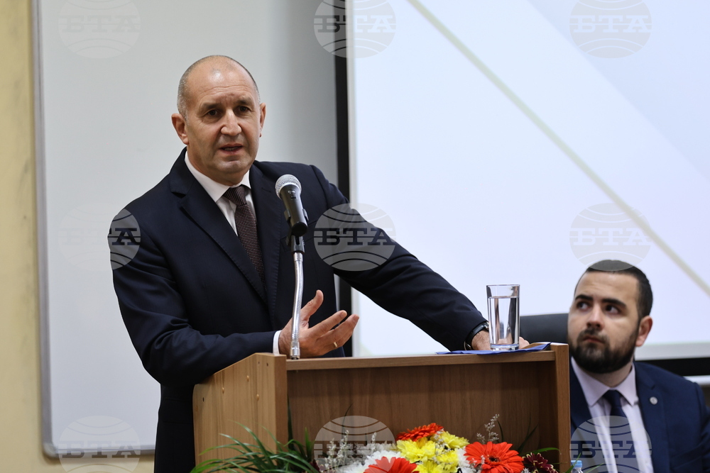 Пловдив - Румен Радев - Пловдивски университет "Паисий Хилендарски" - посещение