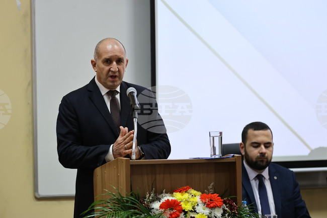 Пловдив - Румен Радев - Пловдивски университет "Паисий Хилендарски" - посещение