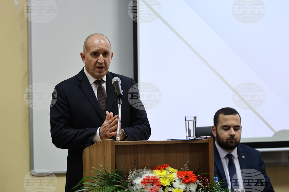 Пловдив - Румен Радев - Пловдивски университет "Паисий Хилендарски" - посещение