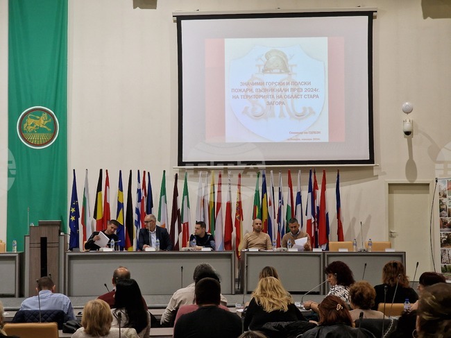 Кметове и кметски наместници от община Стара Загора се запознаха с мерки за превенция и контрол при пожарогасителни дейности