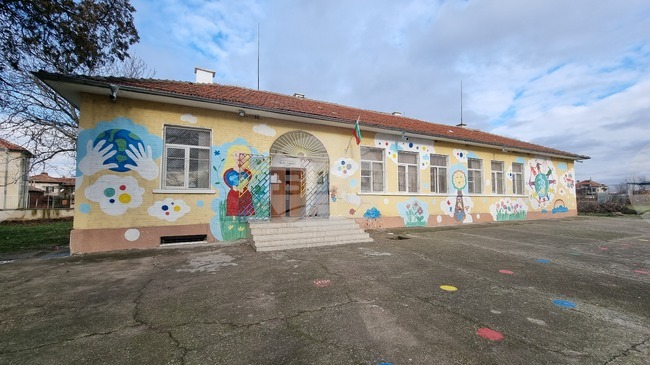 Ученици в неравностойно положение получават топъл обяд по съвместен проект на Община Тунджа и БЧК – Ямбол