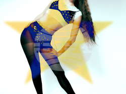 Мила Роберт посвещава песен на емигрантската съдба и сложната връзка с родината. Снимка: екип