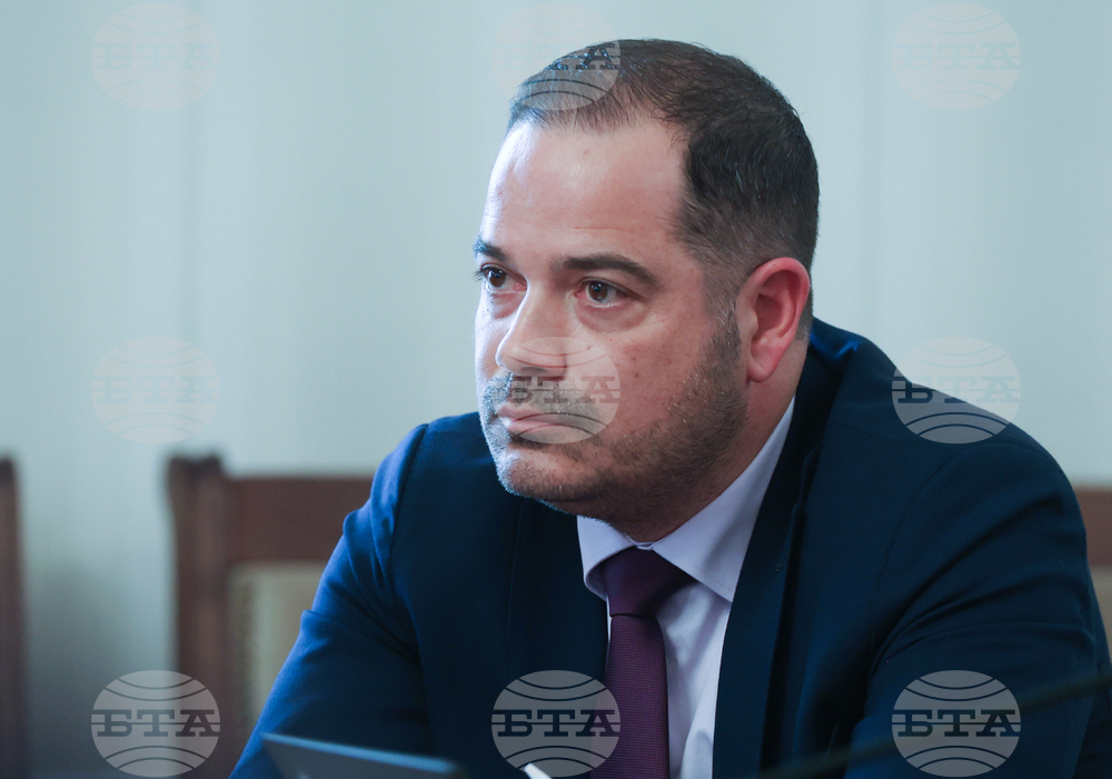 Вътрешната комисия прие на първо четене промени в Закона за НСО за отпадане на функцията на службата да осигурява с транспорт администрацията на президента