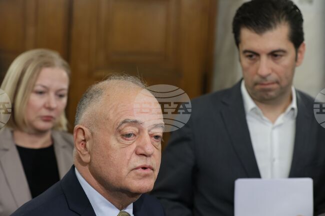 Отчетливо се вижда, че тези, които защитават мотивите на вота на недоверие, се солидизират с агресора Русия, каза Атанас Атанасов от ПП-ДБ