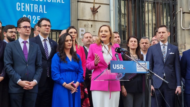 Елена Ласкони внесе документите си за участие в президентските избори в Румъния