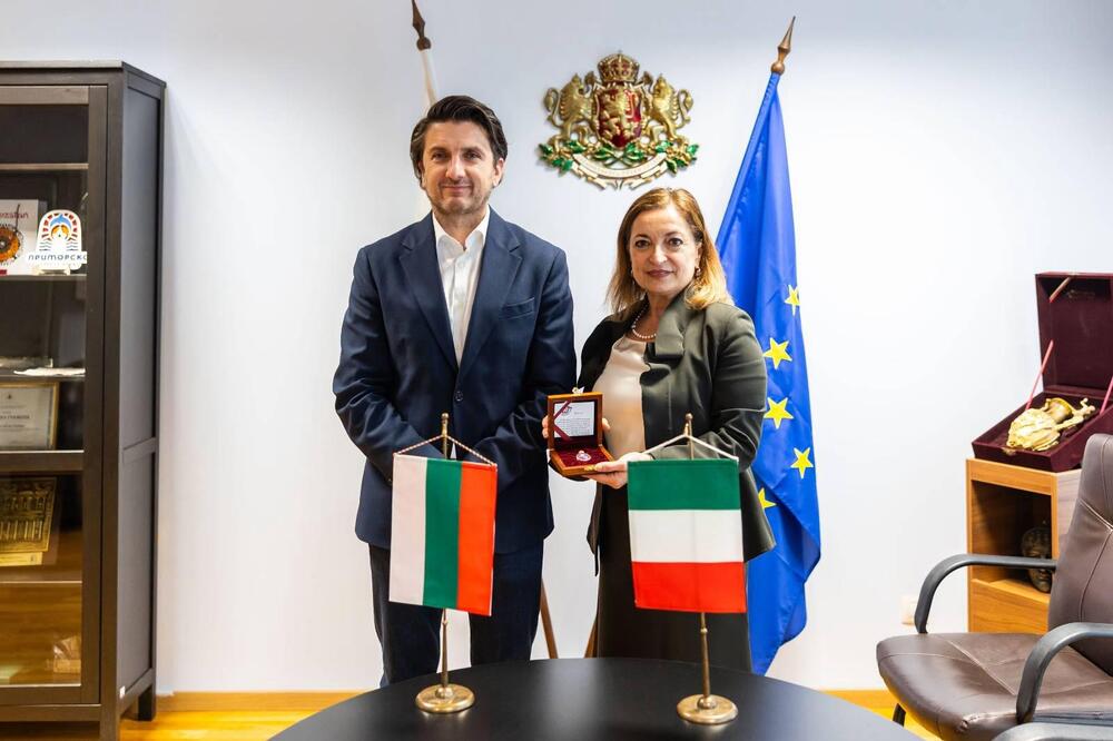 Ключов фактор за разгръщането на туристическия потенциал на България е инвестирането в свързаността на страната, заяви Джузепина Дзара