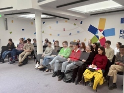 Проф. Христо Пимпирев се срещна с ученици и студенти в Сараево. Снимка: Български антарктически институт