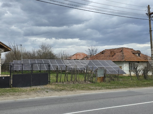Полицията в Белоградчик разследва кражба на кабели от фотоволтаичен парк