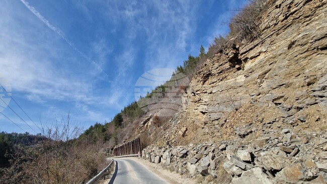 Започва процедура за трайно укрепване на свлачището на път II-86 край Смолян