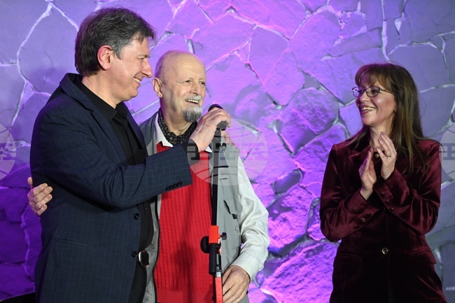 Фотографите Бони и Марияна Боневи представиха изложбата си „Прошепнати мечти“ в столичния Art Club Diplomat